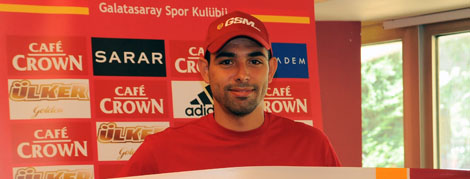 Can Akın Galatasaray Cafe Crownda