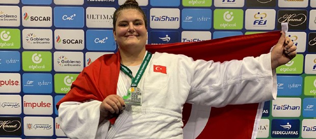 Judocumuz Hilal Öztürk’ten Gençler Dünya Şampiyonası’nda gümüş madalya