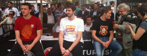 Lakovic, Furkan ve Sertaç Devotion Fan Zone'da