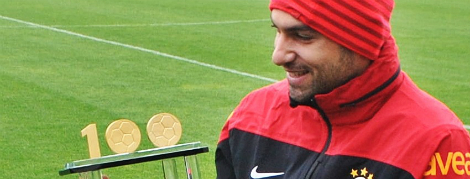 Türk Telekom'dan Burak Yılmaz'a 100. Gol Plaketi