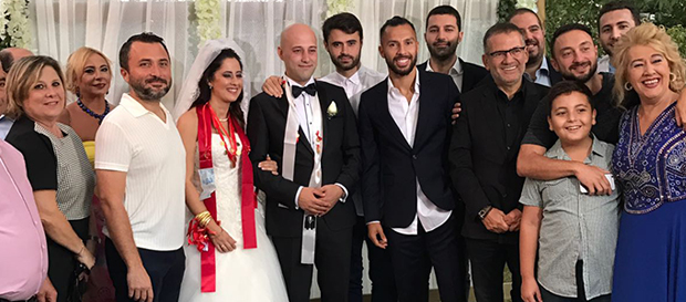 Futbolcularımız Abaylı'yı yalnız bırakmadı