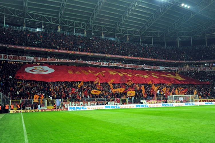 Beşiktaş JK on X: Evimizde Galatasaray'ı 2-0 mağlup ediyoruz. 💪🦅 #BJKvGS