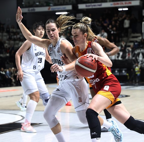 Lezbiyenlar va mushuklarning porno fotosuratlari Taytdagi qozoq ayollari