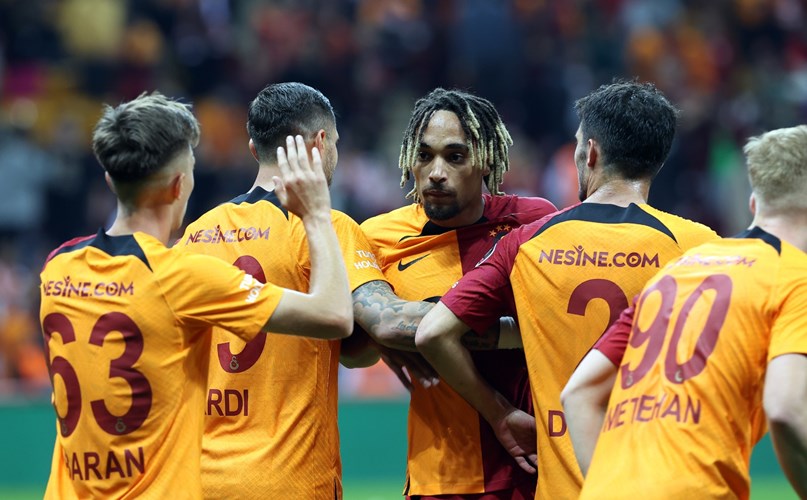 Galatasaray 2-1 İstanbulspor - GALATASARAY.ORG