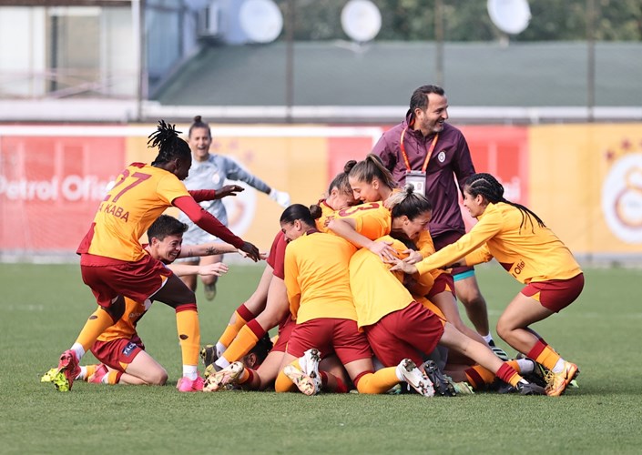 Galatasaray Petrol Ofisi 2-1 Fenerbahçe Petrol Ofisi - GALATASARAY.ORG