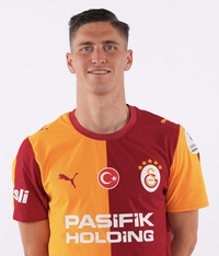 7 - Roland Sallai
